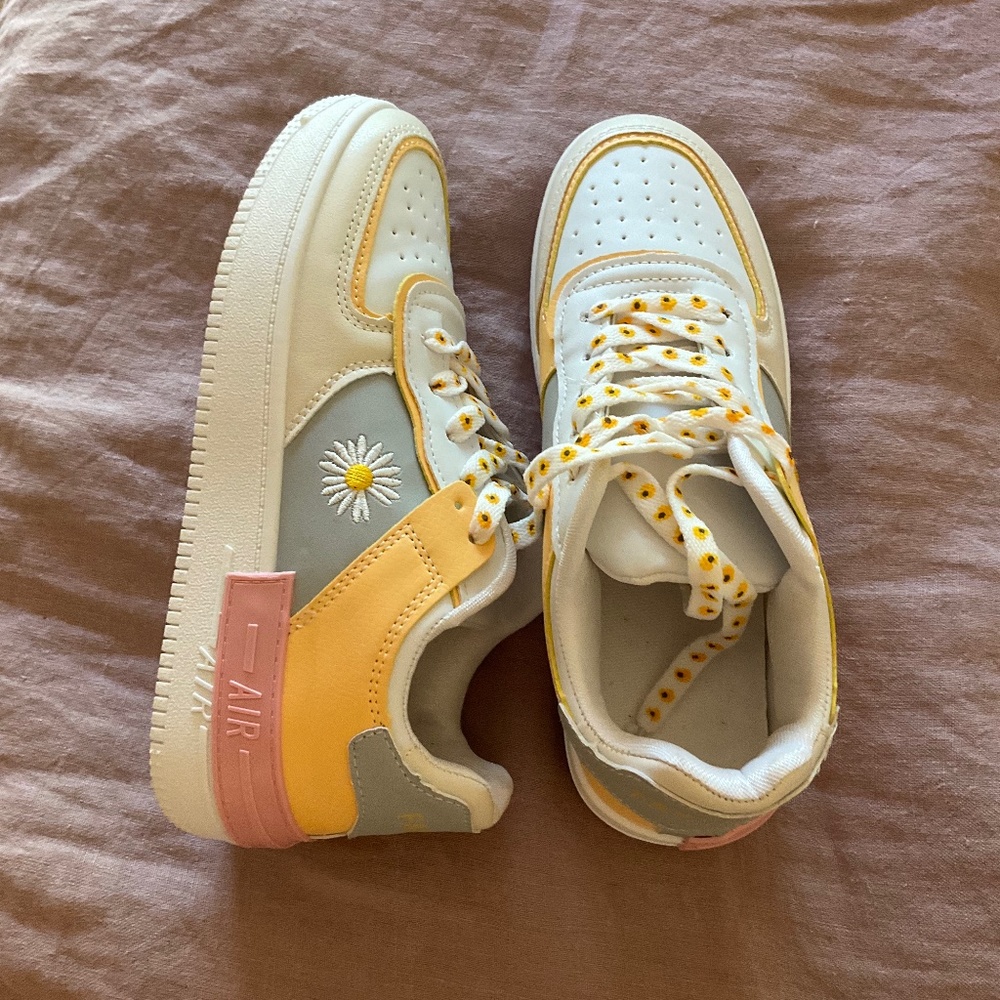 Cute sneakers brand-new Never worn